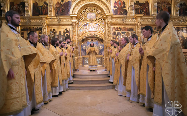 Архиепископ Роман возглавил Литургию в Троице-Сергиевой Лавре