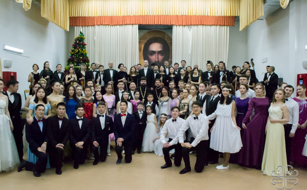 В Якутске состоялся III Рождественский молодёжный бал
